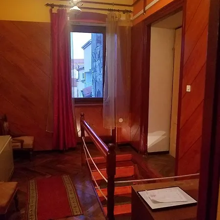 Riva Hostel *