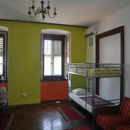 Hostel Riva Pula
